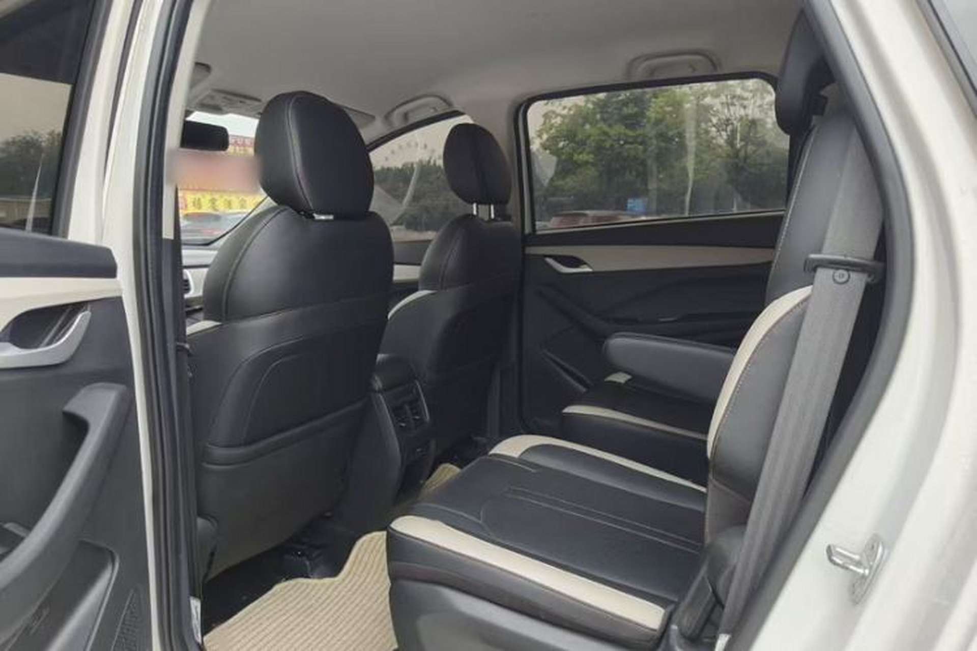 Used Baojun 360 2019 1.5L CVT Elite Version China VI Interior 4