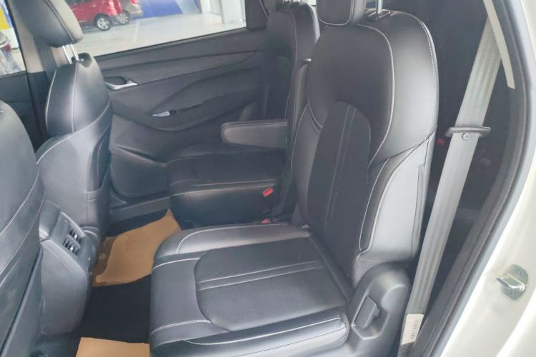 Used Baojun 360 2019 1.5L Manual Elite Version China VI Interior 4