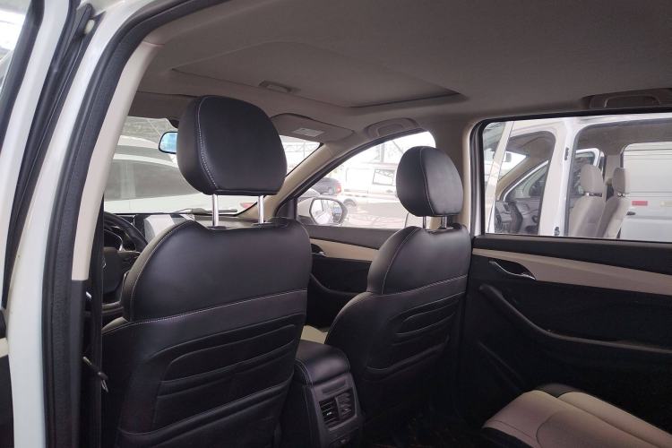 Used Baojun 360 2019 1.5L Manual Luxury Version China VI Interior 5