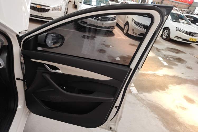 Used Baojun 360 2019 1.5L CVT Elite Version China VI Interior 5