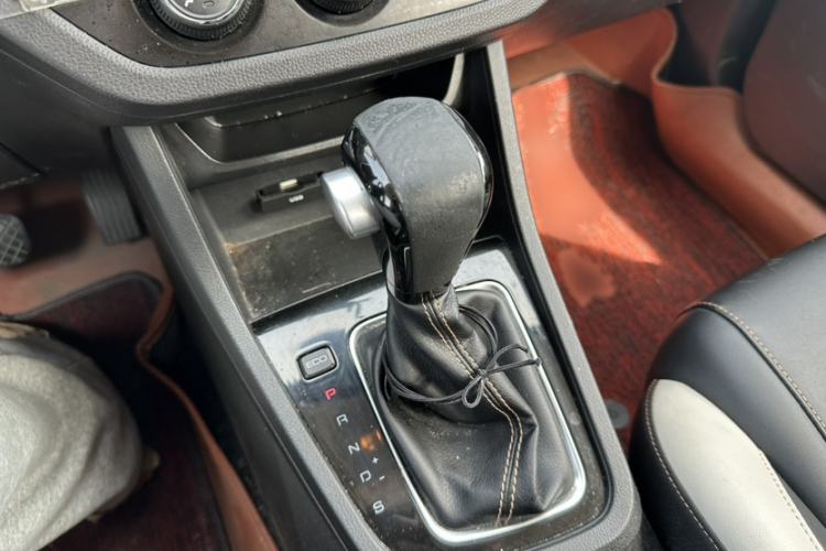 Used Baojun 360 2019 1.5L CVT Elite Version China VI Interior 5
