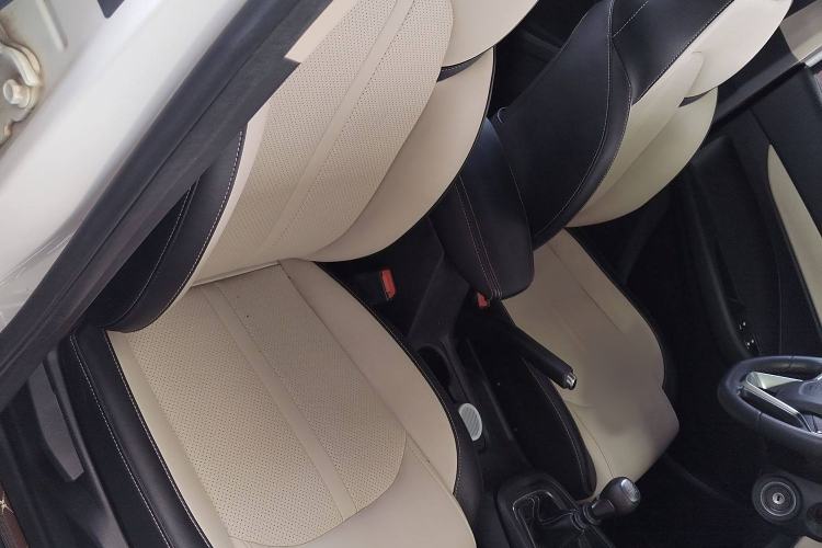 Used Baojun 360 2019 1.5L Manual Luxury Version China VI Interior 6