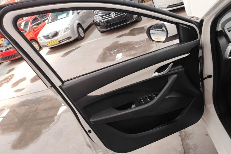 Used Baojun 360 2019 1.5L CVT Elite Version China VI Interior 7