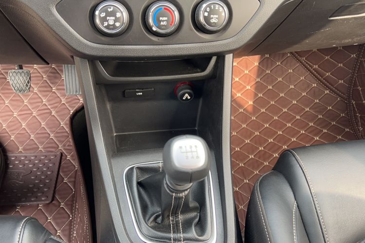 Used Baojun 360 2019 1.5L Manual Elite Version China VI Interior 7