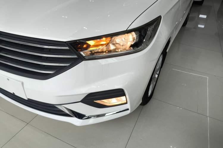 Used Baojun 360 2019 1.5L Manual Elite Version China VI Left Front Headlight