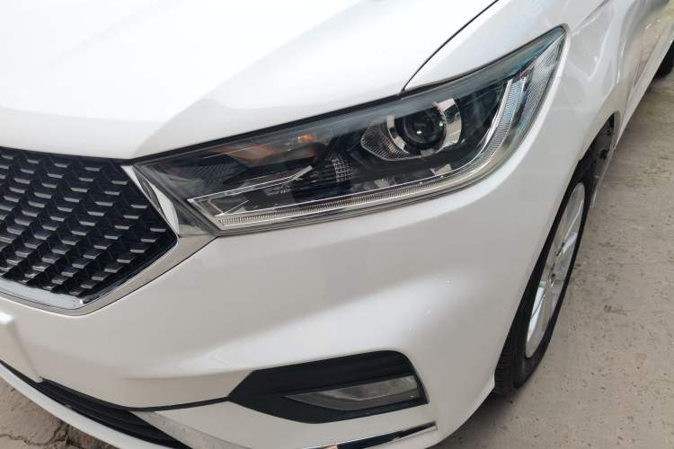 Used Baojun 360 2019 1.5L CVT Elite Version China VI Left Front Headlight