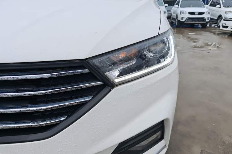 Used Baojun 360 2019 1.5L Manual Luxury Version China VI Left Front Headlight