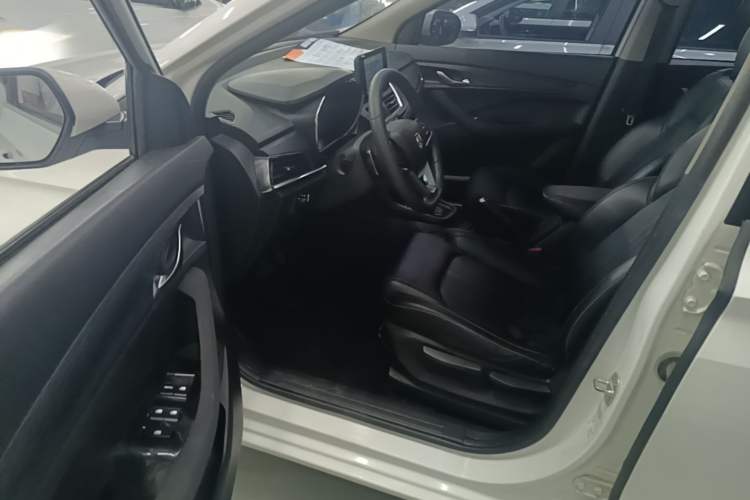Used Baojun 360 2019 1.5L CVT Elite Version China VI Left Front Seat