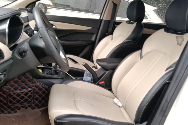 Used Baojun 360 2019 1.5L Manual Luxury Version China VI Left Front Seat
