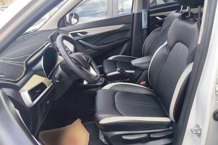 Used Baojun 360 2019 1.5L CVT Elite Version China VI Left Front Seat