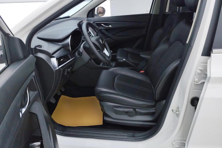 Used Baojun 360 2019 1.5L Manual Elite Version China VI Left Front Seat