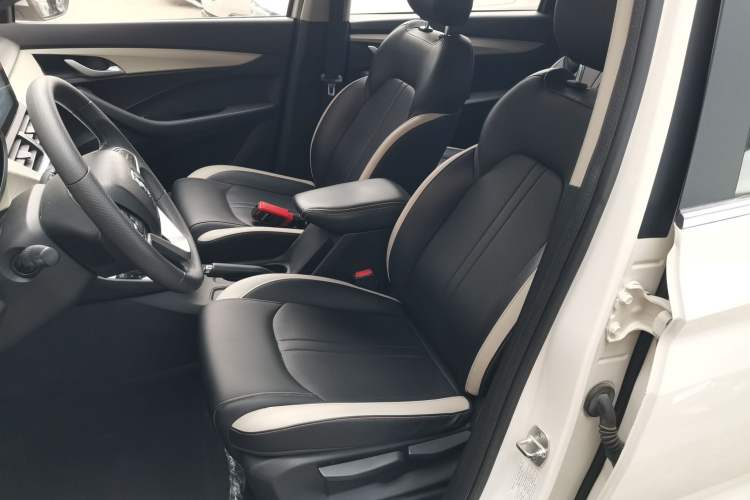 Used Baojun 360 2019 1.5L CVT Elite Version China VI Left Front Seat