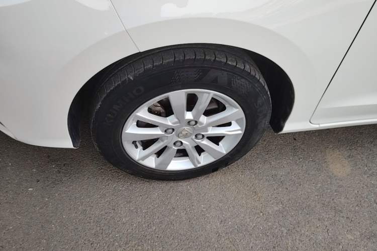 Used Baojun 360 2019 1.5L Manual Elite Version China VI Left Front Wheel Hub