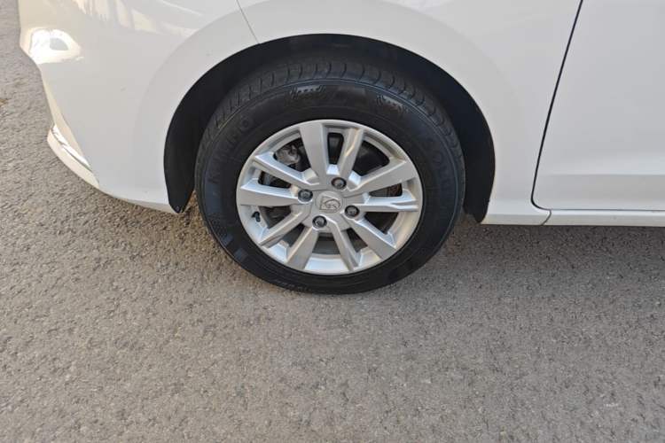Used Baojun 360 2019 1.5L Manual Elite Version China VI Left Front Wheel Hub