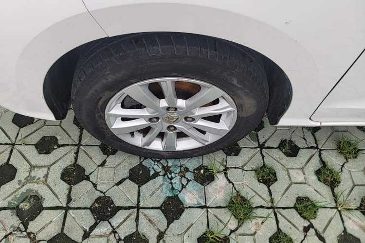 Used Baojun 360 2019 1.5L Manual Elite Version China VI Left Front Wheel Hub