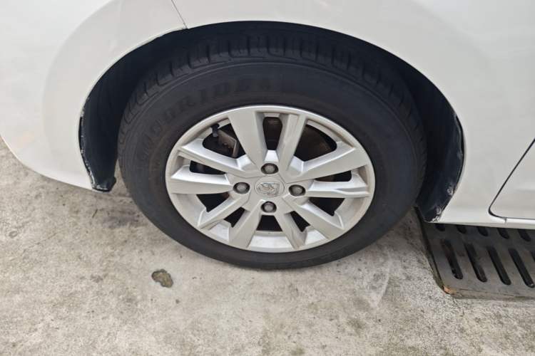 Used Baojun 360 2019 1.5L CVT Elite Version China VI Left Front Wheel Hub