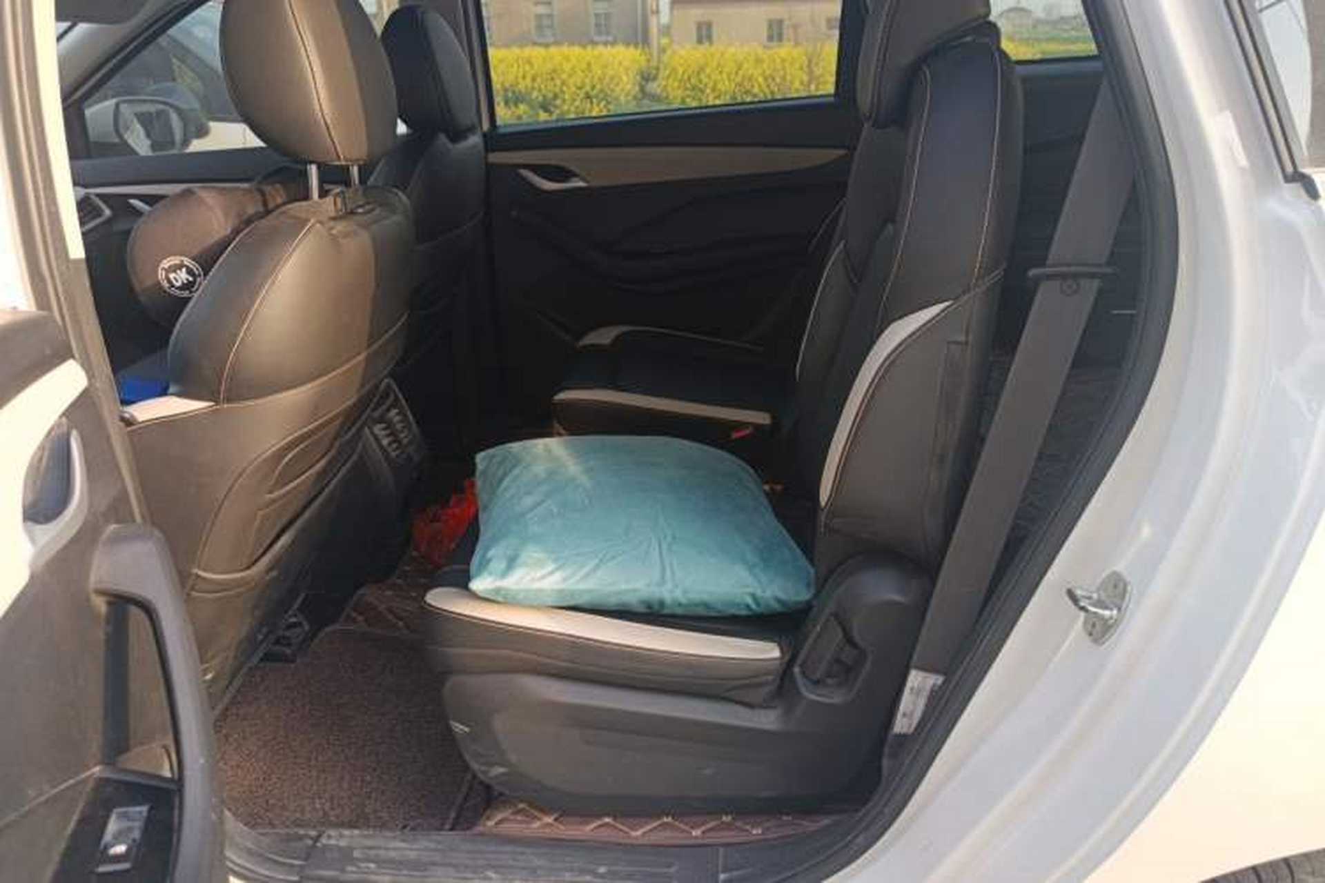 Used Baojun 360 2019 1.5L CVT Luxury Model China VI Emission Standard Left Rear Seat