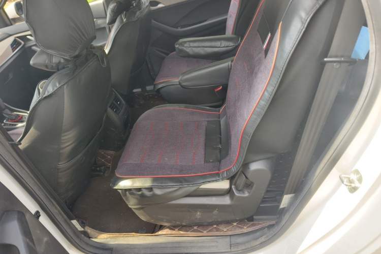 Used Baojun 360 2019 1.5L CVT Luxury Model China VI Emission Standard Left Rear Seat