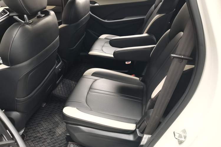 Used Baojun 360 2019 1.5L CVT Elite Version China VI Left Rear Seat