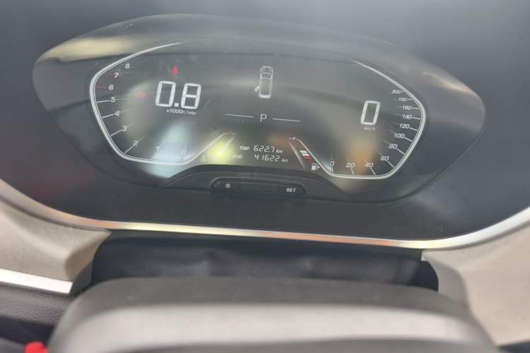 Used Baojun 360 2019 1.5L CVT Luxury Model China VI Emission Standard Odometer Close Up