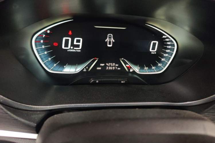Used Baojun 360 2019 1.5L Manual Elite Version China VI Odometer Close Up