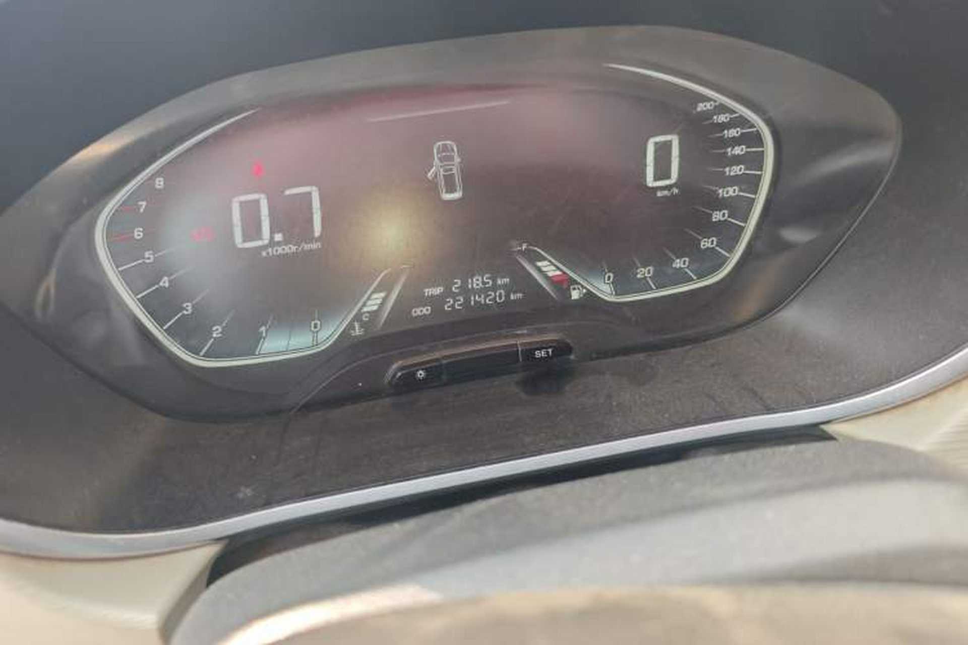 Used Baojun 360 2019 Revised Version 1.5L Manual Elite China VI Odometer Close Up