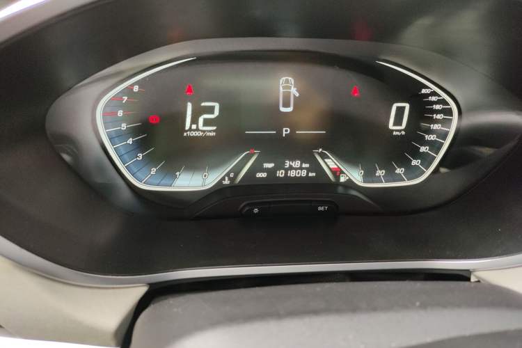 Used Baojun 360 2019 1.5L CVT Luxury Model China VI Emission Standard Odometer Close Up