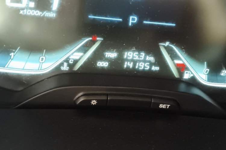 Used Baojun 360 2019 1.5L CVT Luxury Model China VI Emission Standard Odometer Close Up