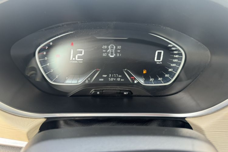 Used Baojun 360 2019 1.5L Manual Luxury Version China VI Odometer Close Up