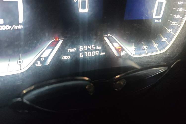 Used Baojun 360 2019 1.5L Manual Elite Version China VI Odometer Close Up