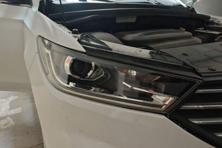 Used Baojun 360 2019 1.5L Manual Luxury Version China VI Right Front Headlight