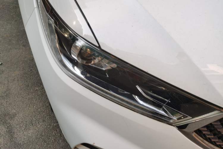 Used Baojun 360 2019 Revised Version 1.5L Manual Luxury Edition China VI Right Front Headlight