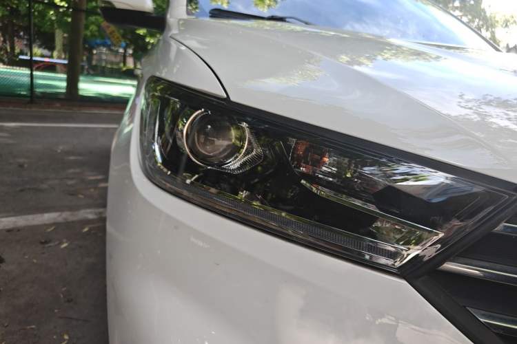 Used Baojun 360 2019 1.5L Automatic Luxury Edition China VI Right Front Headlight