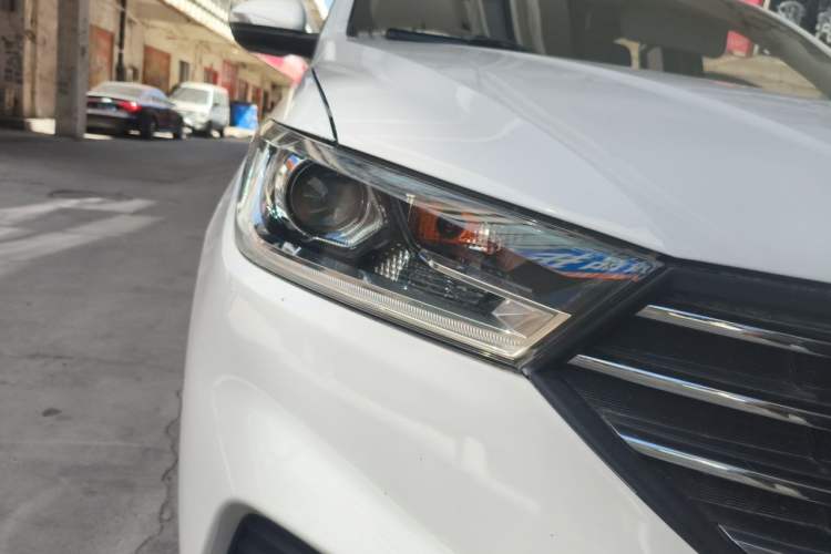 Used Baojun 360 2019 1.5L Manual Elite Version China VI Right Front Headlight