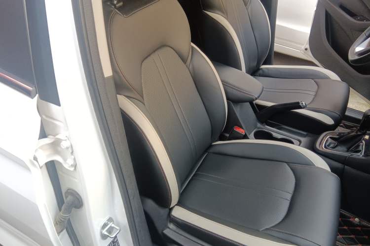 Used Baojun 360 2019 1.5L CVT Elite Version China VI Right Front Seat
