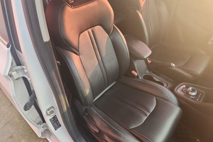 Used Baojun 360 2019 1.5L Automatic Elite Version China VI Right Front Seat