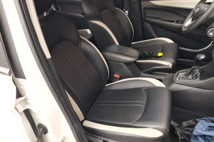 Used Baojun 360 2019 1.5L CVT Elite Version China VI Right Front Seat