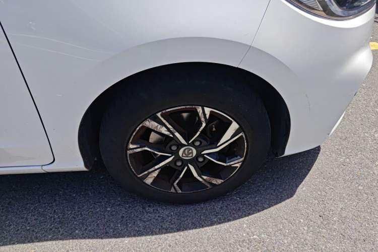 Used Baojun 360 2019 1.5L CVT Luxury Model China VI Emission Standard Right Front Wheel Hub