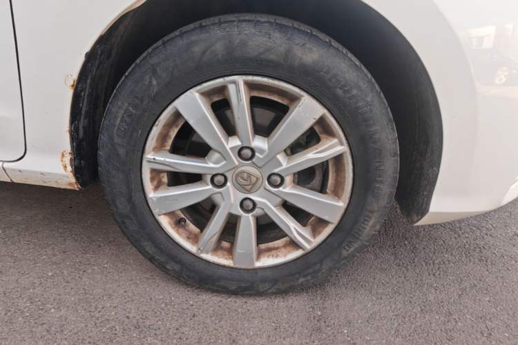 Used Baojun 360 2019 1.5L CVT Elite Version China VI Right Front Wheel Hub