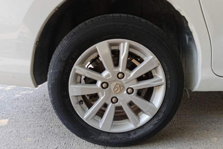 Used Baojun 360 2019 1.5L Manual Elite Version China VI Right Rear Wheel Hub