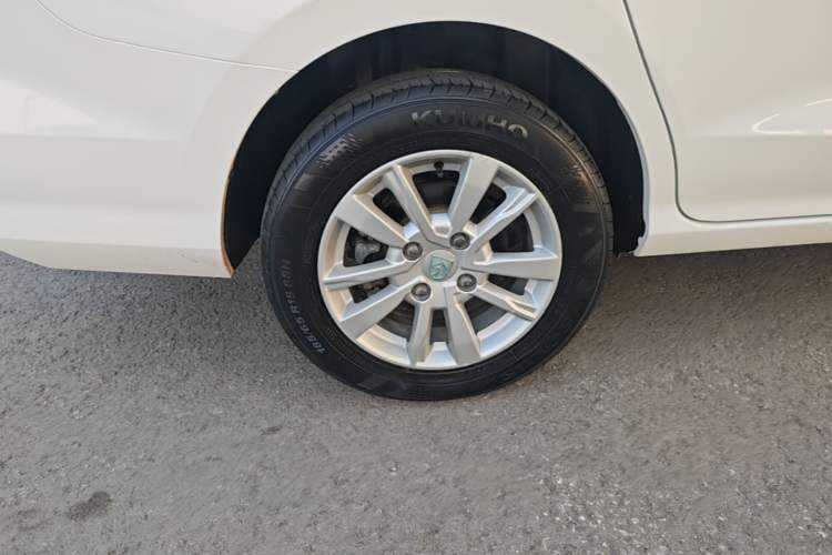 Used Baojun 360 2019 1.5L Manual Elite Version China VI Right Rear Wheel Hub