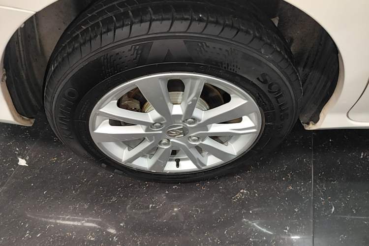 Used Baojun 360 2019 1.5L CVT Elite Version China VI Right Rear Wheel Hub