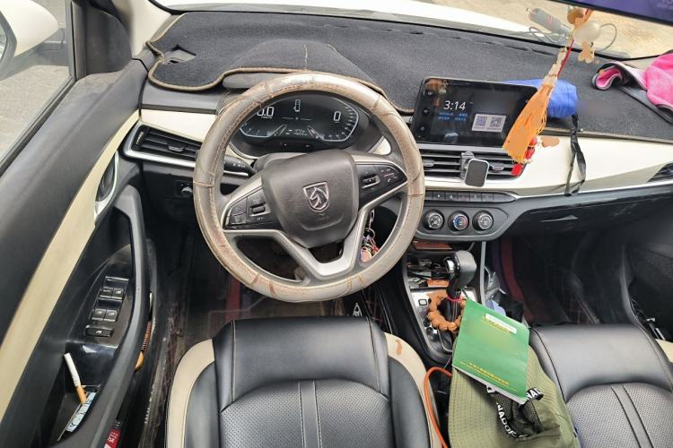 Used Baojun 360 2019 1.5L CVT Elite Version China VI Steering Wheel