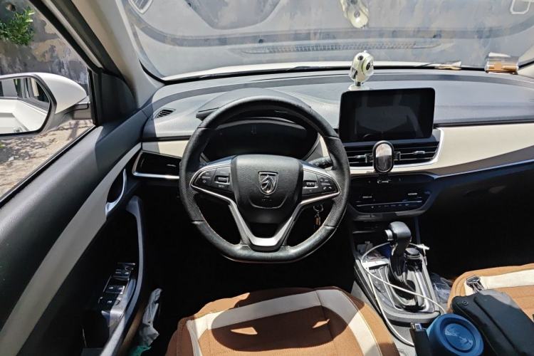Used Baojun 360 2019 1.5L CVT Luxury Model China VI Emission Standard Steering Wheel