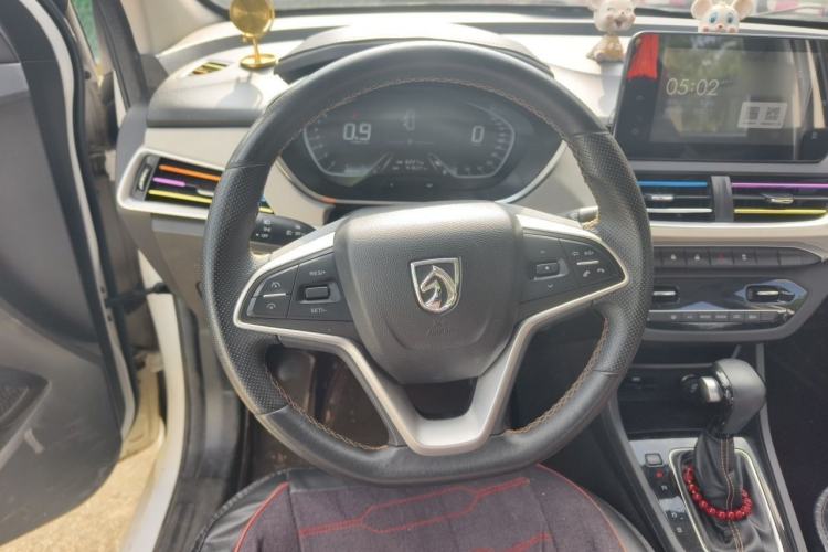 Used Baojun 360 2019 1.5L CVT Luxury Model China VI Emission Standard Steering Wheel