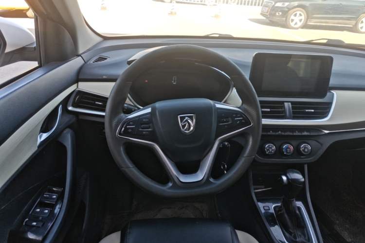 Used Baojun 360 2019 1.5L CVT Elite Version China VI Steering Wheel