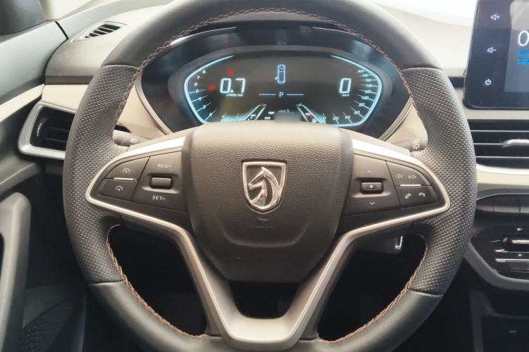 Used Baojun 360 2019 1.5L CVT Luxury Model China VI Emission Standard Steering Wheel