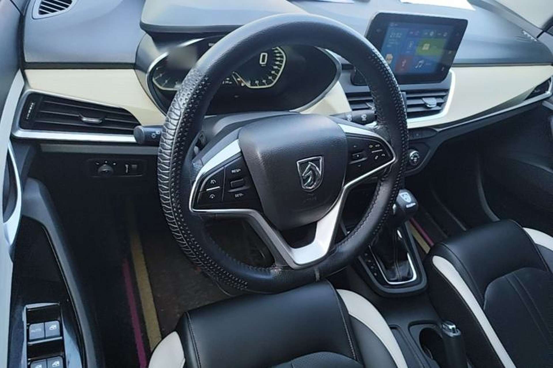 Used Baojun 360 2019 1.5L CVT Elite Version China VI Steering Wheel