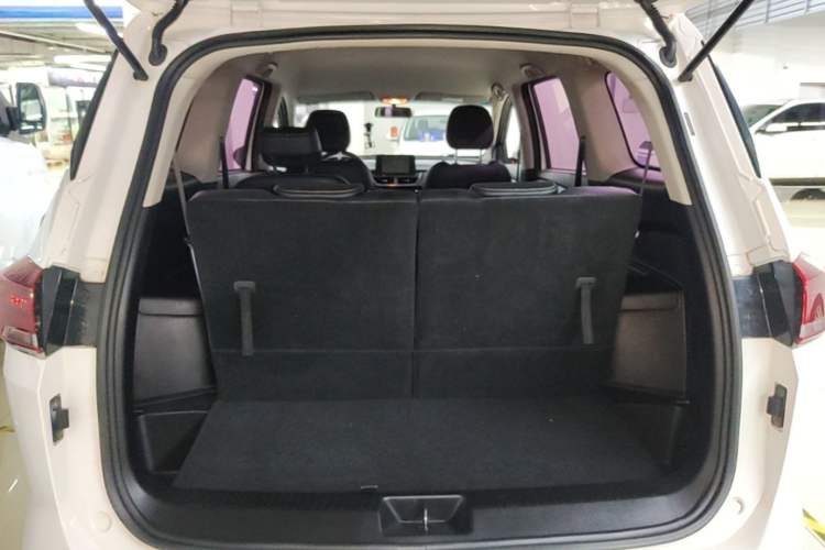 Used Baojun 360 2019 1.5L Automatic Elite Version China VI Trunk