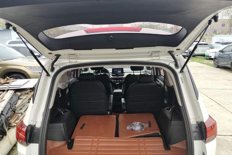 Used Baojun 360 2019 1.5L CVT Elite Version China VI Trunk